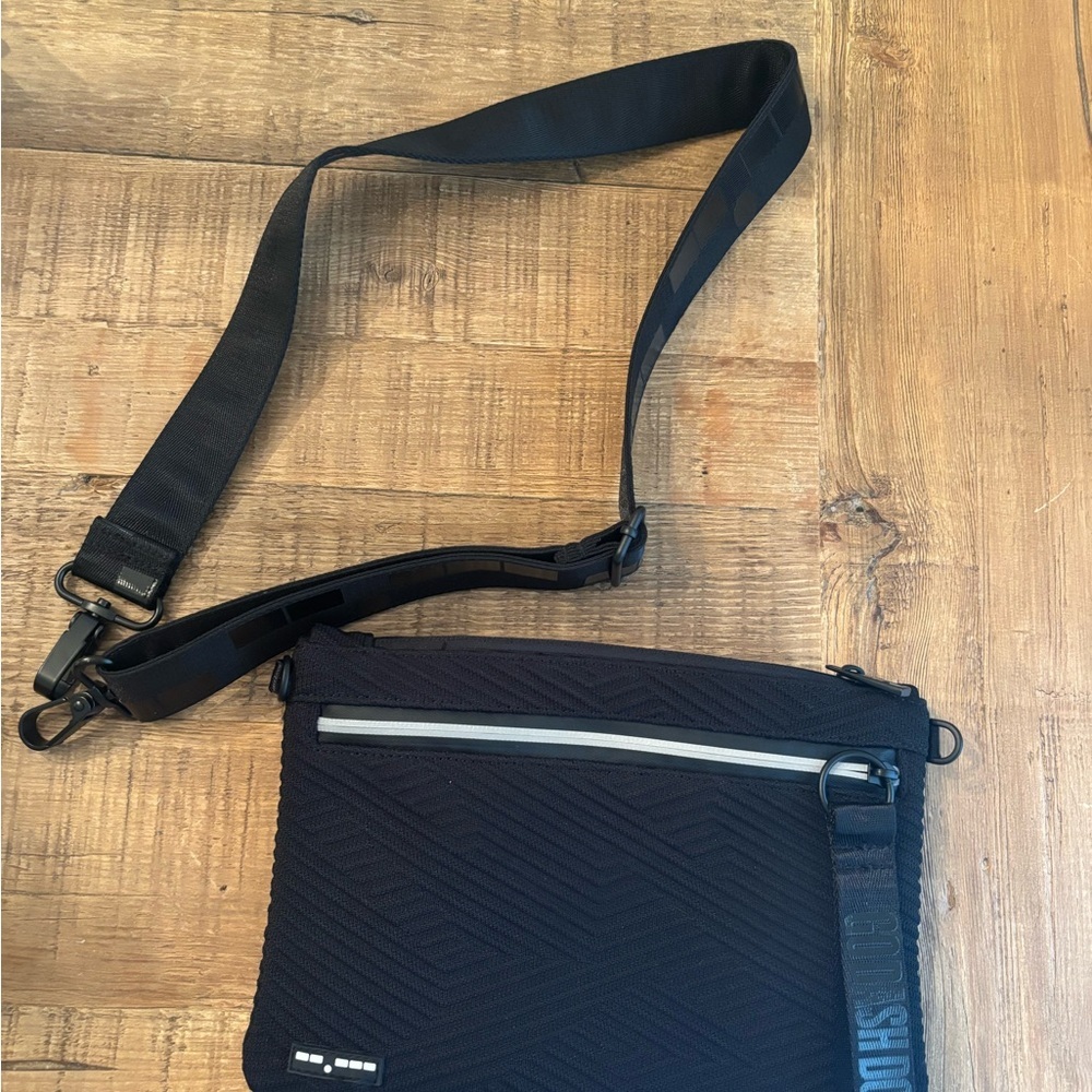4 Piece Go Dash Dot Set | Backpack. Crossbody Bag & 2 Additional bags. 13.3”H - Picture 14 of 15